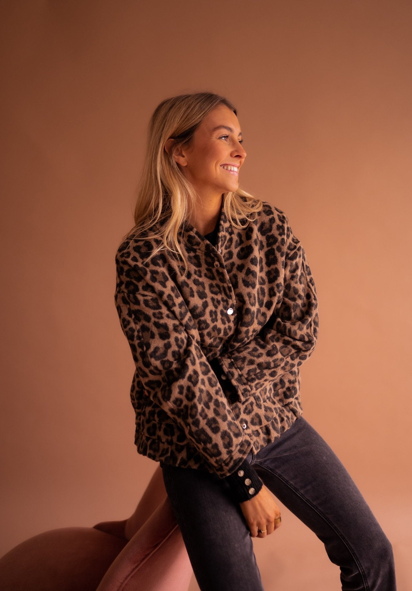 DASCHA | Trendig Jacka Med Leopardprint