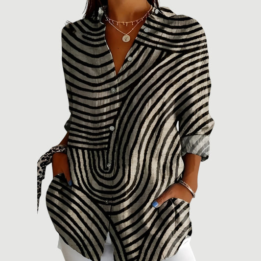 MARJA | Blus Med Färgglad Design